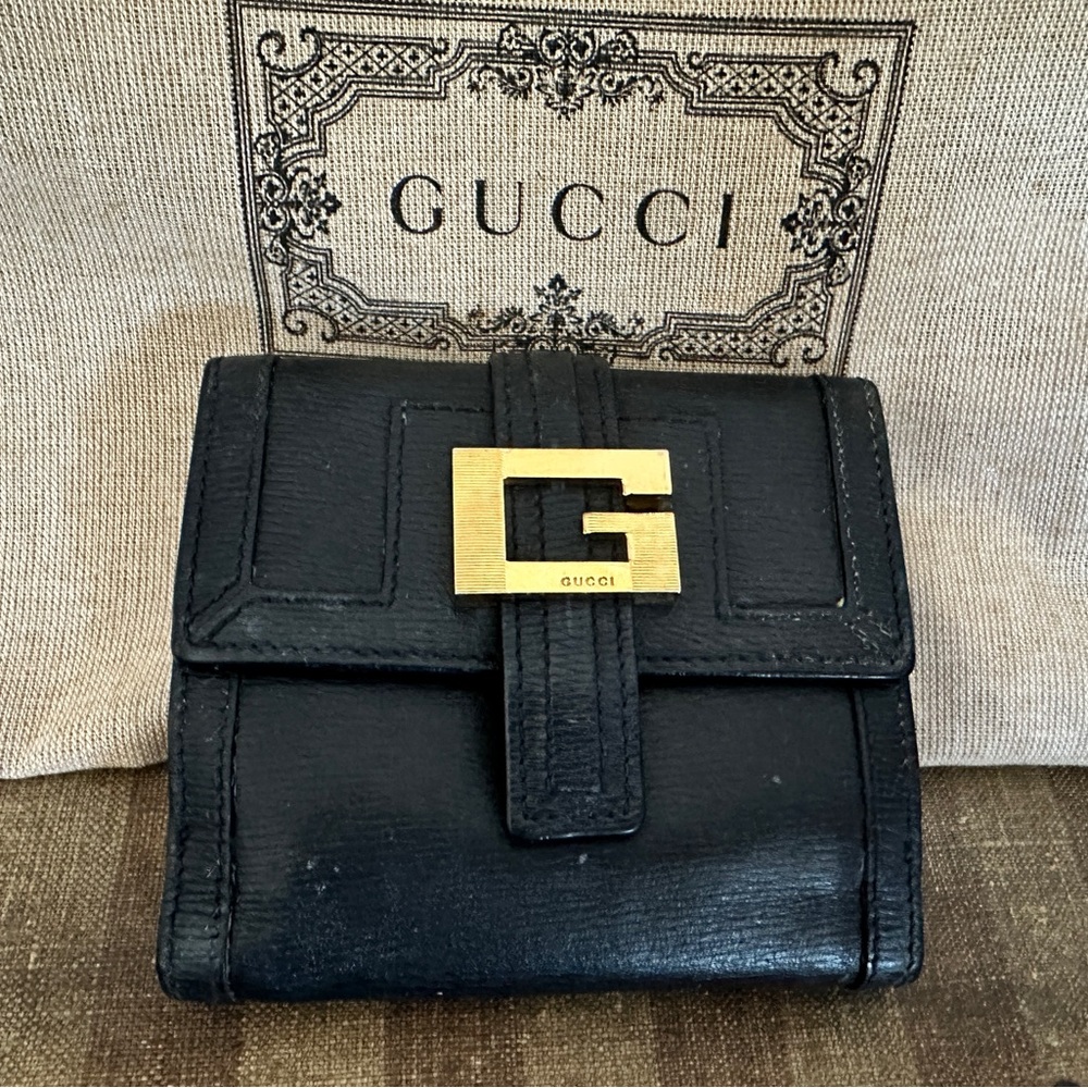 Black leather Gold G Gucci bifold wallet